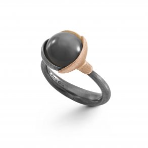 Ole Lynggaard Lotus ring nr. 2, Slv og 18kt guld med mnesten