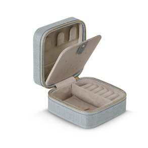 Ole Lynggaard Smykkeskrin i 100% rsilke i lys grn