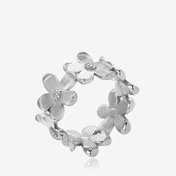 Sistie 2nd, Camellia ring i st�l